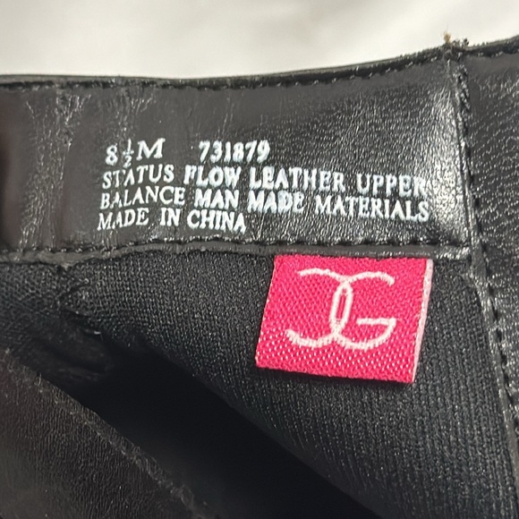 Cover Girl black ankle boots with zipper, elastic in the back - Picture 9 of 9